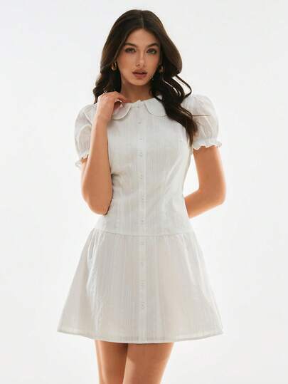 Poéselle Đầm ngắn tay cánh hoa cổ Peter Pan dành cho nữ, cài một hàng cúc.