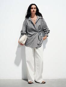 Aveloria Modichic 时尚复古通勤百搭简约大方撞色条纹宽松可调节腰身双口袋长袖衬衫 - 灰色 - 查看 1