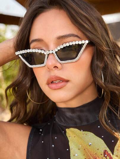 ROMWE Grunge Punk 1pc Women's New Stylish Black Cat Eye Fashion Glasses With Rhinestone Decoration, High-End Luxury Decorative Glasses Party Shades Beach Accessories Beach Accessories For Women Glasses Shades Basics Fall Winter Women Outfits Clothes Business Casual Gifts For Summer Beach Vacation,Outdoor,Travel