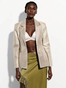 Aveloria Modichic 经典简约大方通勤优雅女士西装外套，轻盈奢华缎面面料，宽肩收腰修身设计 - 金色 - 查看 5