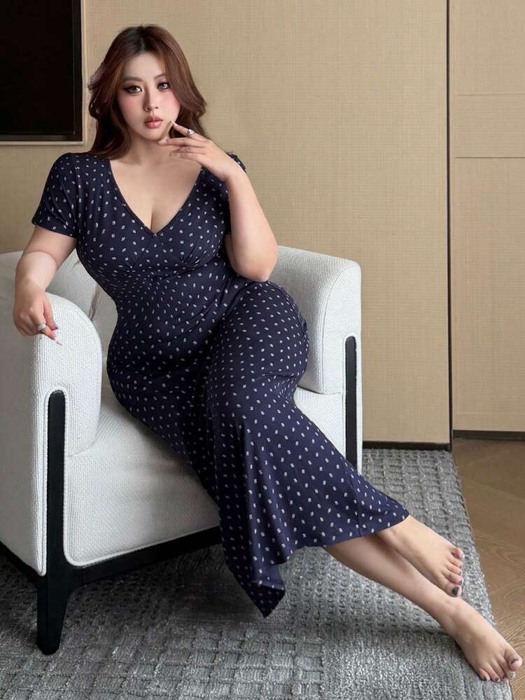 Dazy Plus Tiny Floral All-Over Print Tight-Fitting Long Nightgown, Short Sleeve Sleepwear For Spring/Summer