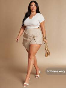 SHEIN BAE 大码女式不对称高腰杏色短裤，通勤半身裙，适合外出穿着。大码女式短裤，高腰款。 - 杏色 - 查看 4