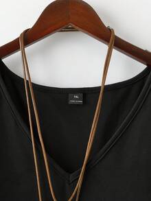 EMERY ROSE Klassisches schwarzes V-Ausschnitt Kurzarm T-Shirt + schwarze Basis mit weißem Blume Muster, modischer Lässig Alltags-Look, Große Größen 2er Set, Frühling/Sommer - Schwarz - Übersicht 4