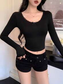 DAZY 女士夏季蕾丝拼接蝴蝶结装饰修身上衣，休闲性感 - 黑色 - 查看 2