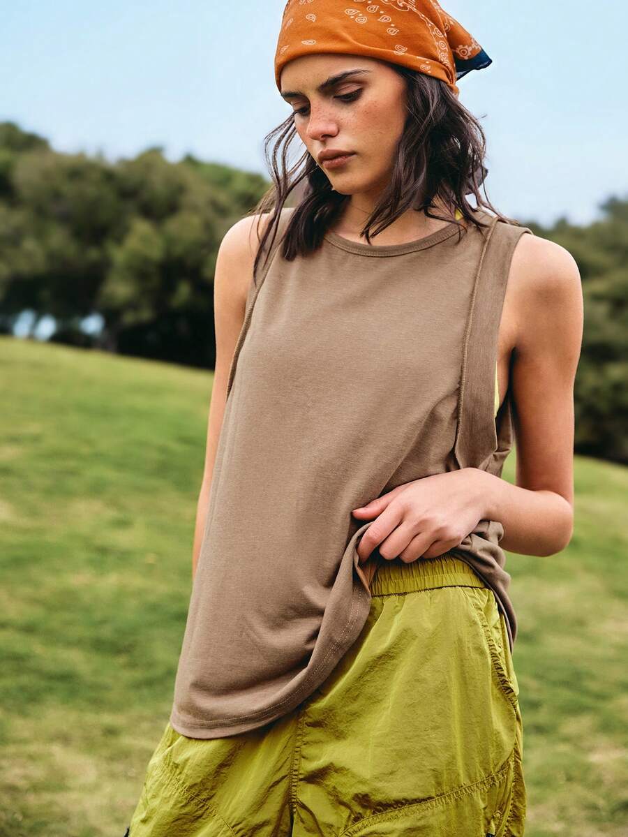 WanderVale RUN HIKE 女士休闲无袖纯色上衣，夏季背心，大地色系，百搭圆领无袖背心，柔软舒适，宽松版型，适合休闲夏季穿着，适合春夏季节外出穿着。 - 棕色 - 查看 1