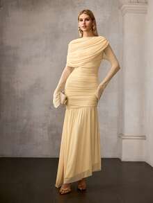 MOTF Soiréza Đầm maxi dài tay màu vàng nhạt thanh lịch dành cho nữ, với chi tiết xếp ly bất đối xứng ở phần thân trên và lưng, thích hợp cho ngày Valentine, dạ hội, tiệc trang trọng, lễ kỷ niệm và những dịp sang trọng. - Màu vàng - Xem 5