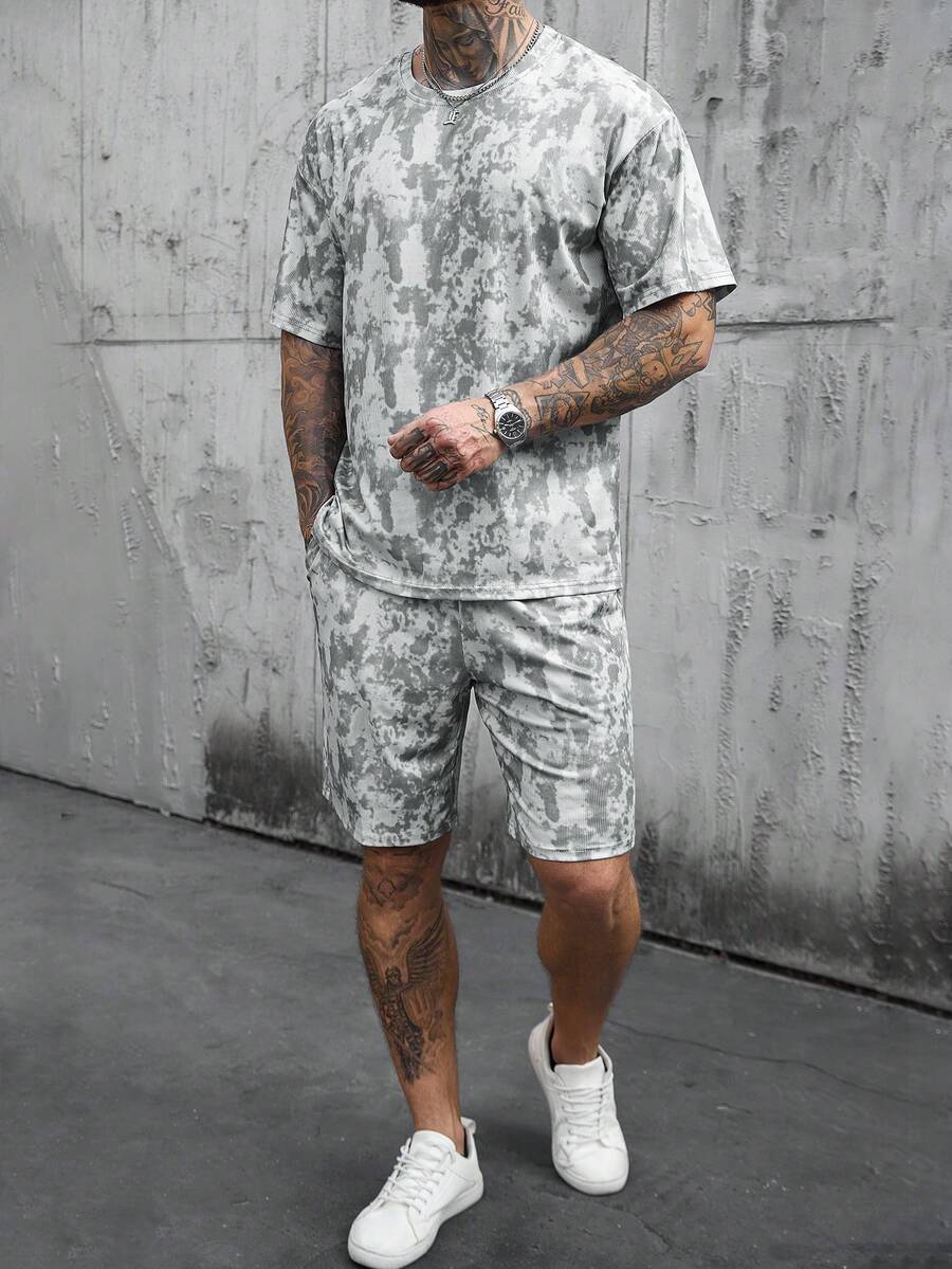 Manfinity CasualCool Bộ đồ nam phong cách vintage INS gồm áo thun ngắn tay và quần short nhuộm tie-dye, thích hợp cho những buổi đi chơi hàng ngày, món quà tuyệt vời dành cho gia đình và bạn bè. - Xám - Xem 1