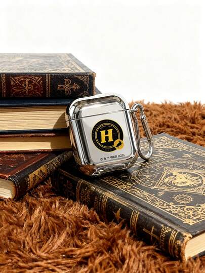 HARRY POTTER X SHEIN Harry Potter Earbud Case ,Silver Electroplated Wireless Earbud Case With Hufflepuffin Badge Print, Fashionable Y2K Style Protective Cover With Carabiner Clip, Ideal For Teens & Young Adults, Perfect For Daily Use & Gifting, Compatible With Wireless Earbud Series