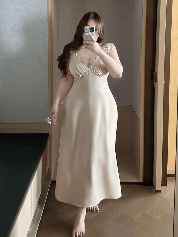 Dazy Plus Plus Size Women's Elegant Sexy Contrast Lace V-Neck Sleeveless Long Nightgown, Spring/Summer