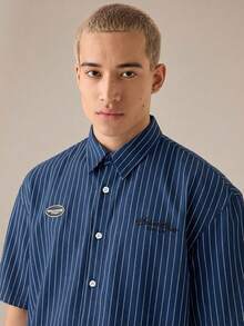 SWAVVY 男士休闲宽松短袖条纹梭织衬衫，时尚日常男士短袖衬衫，男士纽扣衬衫，刺绣衬衫，男士蓝色衬衫，男士条纹衬衫 - 藍色 - 查看 4