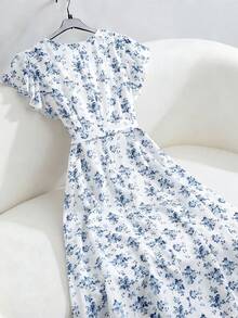 GlowEve 女士花卉玫瑰印花圆领A字喇叭袖休闲日常通勤时尚优雅情人节约会法式街头复古百搭派对白色底蓝色玫瑰印花早春/春夏短袖中长连衣裙 - 彩色 - 查看 2