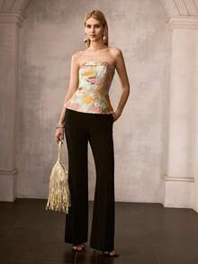 MOTF PREMIUM 女士无肩带无袖上衣，饰有花卉提花图案和荷叶边下摆——是婚礼、盛大晚宴、复古派对和庆祝活动的理想之选。 - 黃色 - 查看 6