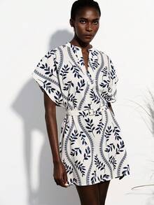 Aveloria Modichic 时尚休闲宽松印花V领落肩连衣裙，配腰带，可调节腰身A字短款连衣裙，适合都市日常穿着 - 彩色 - 查看 3