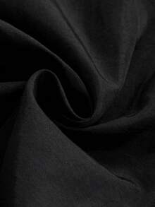 Manfinity ZONE917 Men's Black Cropped Sports Pants With Red Trim And Zipper Detail Windbreaker Pants Men Athletic Pants Track Pant Nylon Pants Parachute Pants Sweat Pants - Black - View 4