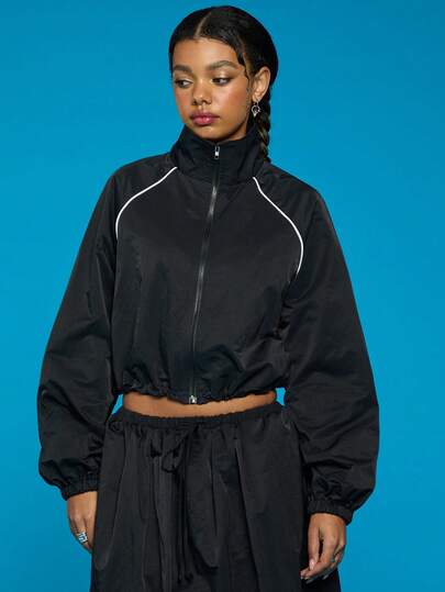 COUREZ Chaqueta cortavientos de cuello alto y corte recto de nailon / Ropa de primavera estilo Y2K para mujeres, chaquetas ligeras negras para mujeres, chaquetas deportivas, atuendos de festival de verano, chaquetas de verano, atuendos de verano