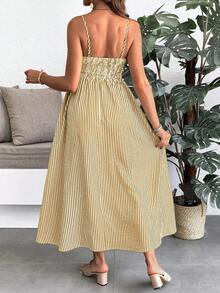 SHEIN 孕妇条纹褶皱优雅派对外出无袖连衣裙 - 黃色 - 查看 2