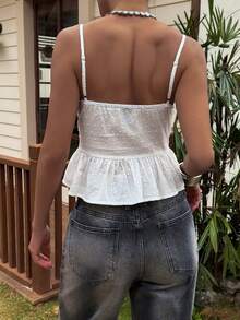 Livesso 春夏纹理波点白色衬衫，镂空蕾丝饰边荷叶边前系带吊带背心，音乐节性感海滩度假风 - 白色 - 查看 4