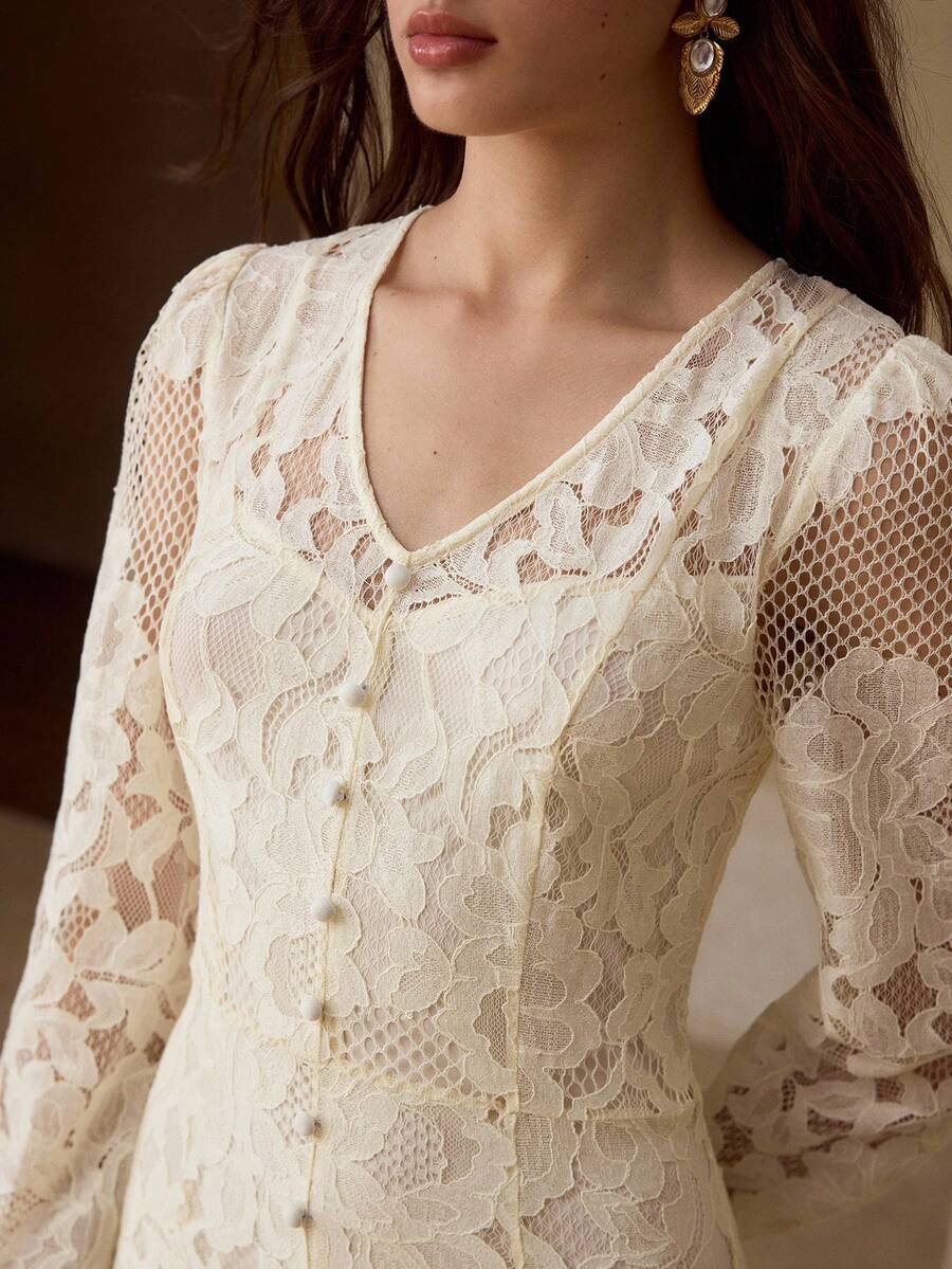 MOTF PREMIUM 女士浪漫V领蕾丝刺绣长裙 - 杏色 - 查看 2