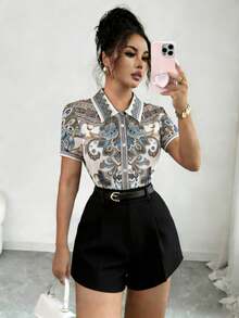 SHEIN Franclia Conjunto de 2 piezas para mujer: Cárdigan de manga corta con cuello mao y diseño de cierre con botones, Pantalones de cintura alta estilo A-line con estampado retro e incluye cinturón negro, Conjunto casual y de moda de falda y blusa para uso diario. Conjunto de blusa de manga corta y shorts para mujer. Conjunto de top estampado y shorts para verano. - Multicolor - Ver 3