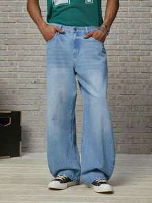 GALLERY FADE Męskie, casualowe, uliczne jeansy z ręcznie szytymi, zakrzywionymi nogawkami w kolorze niebieskim - Jasny jeans - Zobacz 7