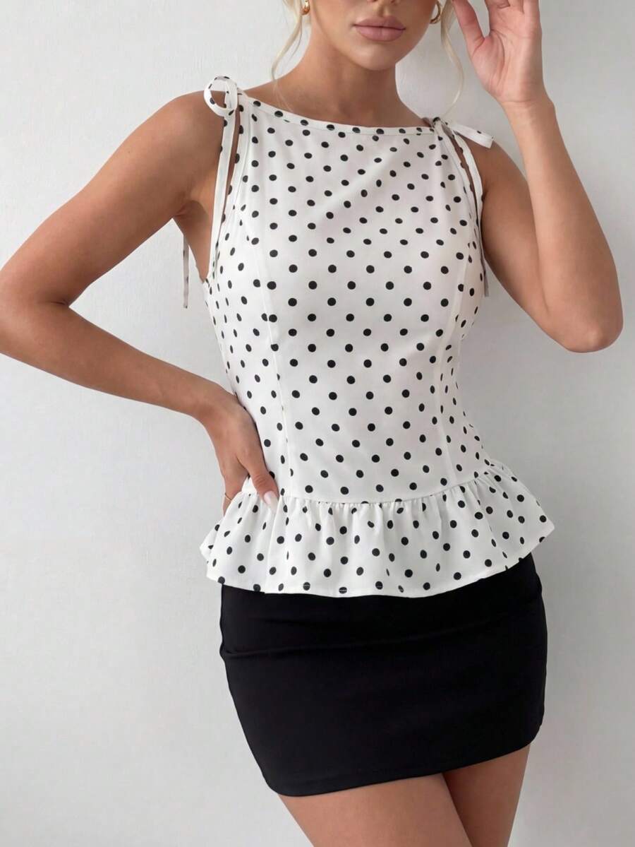 Ritzy Row Áo kiểu nữ chấm bi đen trắng ôm dáng, có dây buộc vai và viền bèo nhún, thích hợp cho mùa hè. Trang phục công sở thời trang, đa năng và phong cách, trang phục chuyên nghiệp cho giáo viên thành thị. - Màu be - Xem 1