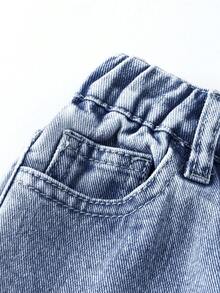 SHEIN ChillGRL 女童印花直筒裤，夏季新款休闲时尚简约百搭英文卡通涂鸦印花设计，深蓝色水洗，可爱甜美风格，可搭配卡通T恤、条纹T恤，适合度假、休闲、周末外出，女童牛仔直筒裤 - 深色水洗藍 - 查看 5