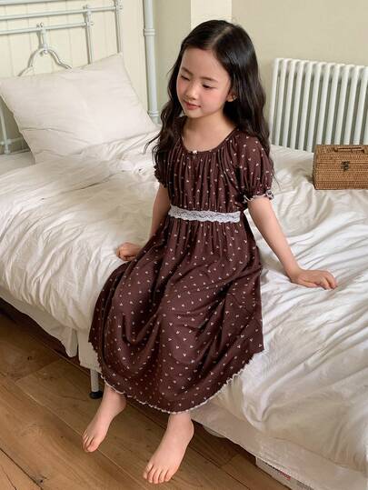 Dazy Kids Vestido casual de manga corta con estampado floral y encaje de contraste para niña