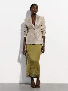 Aveloria Modichic 经典简约大方通勤优雅女士西装外套，轻盈奢华缎面面料，宽肩收腰修身设计 - 金色 - 查看 1