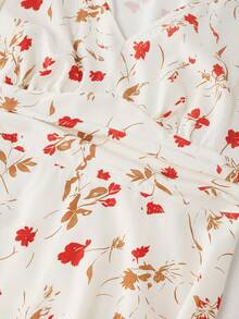 GlowEve 女士红色碎花修身连衣裙，优雅百搭，适合度假、通勤、约会，展现法式街头风、复古风情，适合春夏穿着，白色底色搭配红色碎花图案，新款中长连衣裙 - 彩色 - 查看 6