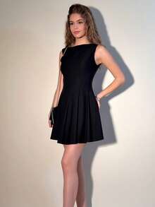 Aless PB 无袖纯黑色简约性感圆领修身 A 字裙、黑色连衣裙、约会晚礼服、伴娘迷你裙、优雅小黑裙、春夏 - 黑色 - 查看 4