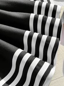 Comfortcana Calça de Moletom Casual com Elástico na Cintura e Estampa de Listras Laterais, Plus Size - Preto e Branco - Visão 4