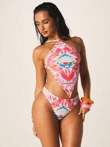 MISSGUIDED 这款露背吊带连体泳衣采用镂空设计和精美贝壳印花图案，适合夏季海滩度假。 - 彩色 - 查看 3