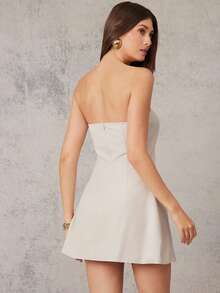 L'Amorae Vestido de línea A corto con botón ornamental asimétrico dorado, sin tirantes, de estilo empresarial casual "Old Money" - Albaricoque - Ver 2