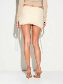 KIZN 女士奶油色毛绒针织迷你裙，侧边系带设计，高腰修身，冬季舒适毛衣裙 - 奶油色 - 查看 3