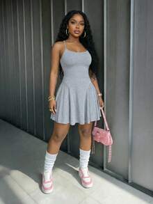 Slaydiva 早春新品、春夏音乐节、情人节、复活节休闲风、简约基础款、Y2K街头甜美风、热销单品、日常约会、辣妹风、性感运动风、返校季、U领、露背、吊带款、亮片交叉露背裙、伞裙、浅灰色连衣裙、女士迷你连衣裙 -C - 淺灰色 - 查看 9