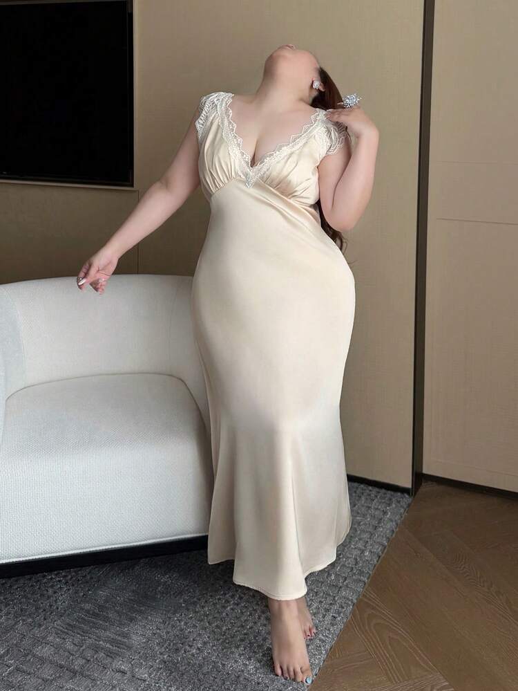 Dazy Plus Plus Size Women's Elegant Sexy Contrast Lace V-Neck Sleeveless Long Nightgown, Spring/Summer