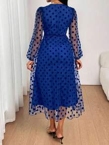 SHEIN Lady CURVE 大尺碼優雅 Ninang 波點網紗中長洋裝 灰藍色 通勤秋季女款 長袖休閒婚禮晚宴禮服 - 寶藍色 - 查看 2