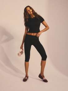 Aralina 两件套休闲运动春夏度假沙滩短袖修身T恤修身七分紧身裤套装 - 黑色 - 查看 8