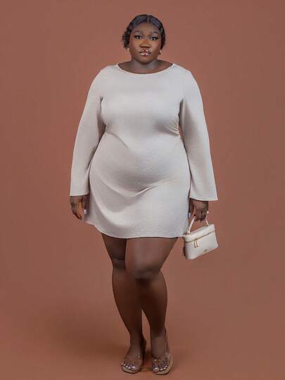 CurvyTilda 大码女式纯色简约日常圆领长袖连衣裙