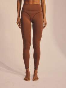 Aralina 休闲运动春夏运动短裤前部细节度假沙滩紧身裤巧克力色 - 棕色 - 查看 2