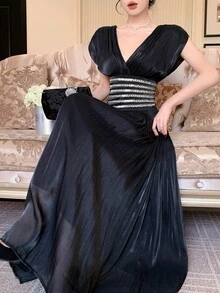 DAZY 女士V领无袖腰部拼接长款优雅连衣裙/吊带裙 - 黑色 - 查看 1