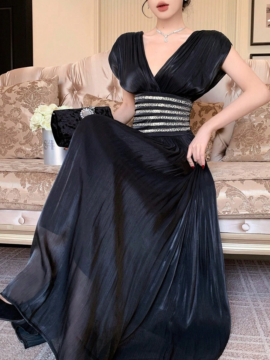 DAZY 女士V领无袖腰部拼接长款优雅连衣裙/吊带裙 - 黑色 - 查看 1