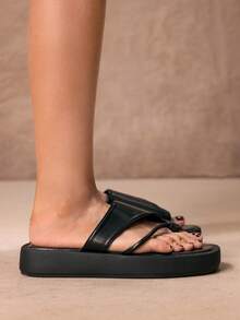 ROMWE Kawaii Women Minimalist Thong Sandals, Fashion Sandals - Black - View 2