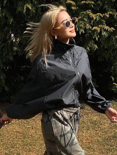 DAZY Giacca casual da donna con colletto alla coreana, orlo corto e coulisse, adatta per vacanze e stile di strada