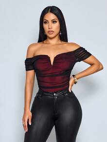 2026 Body negro puro con hombros descubiertos y mangas cortas, de estilo elegante y casual para mujeres, con detalles de tela transparente. - Negro - Ver 3