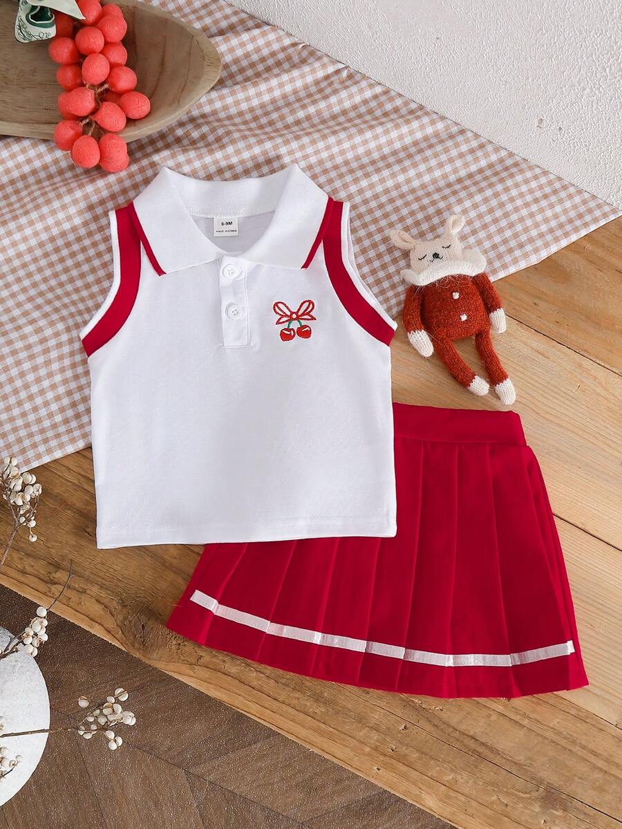 SHEIN 女婴蝴蝶结樱桃印花Polo衫搭配百褶迷你裙套装，时尚日常穿着 - 紅色 - 查看 1
