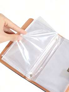 Sổ tiết kiệm có mật khẩu bảo vệ, có các màu tím, xanh dương, đen và hồng với vẻ ngoài tinh tế, họa tiết trang nhã, giúp bạn dễ dàng bắt đầu kế hoạch tiết kiệm nhỏ của mình. - Xám - Xem 8