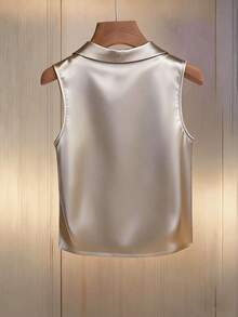 Franclia 女士加大码缎面翻领无袖纽扣衬衫 - 杏色 - 查看 2