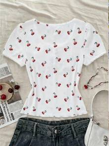 SHEIN Camiseta ajustada de manga corta con estampado de cerezas, contraste de encaje y plisado en el busto para adolescentes, ideal para el verano, vacaciones y uso diario - Rojo y blanco - Ver 2