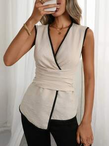 Pariaura 女士休闲日常百搭深V领不对称下摆褶皱设计无袖衬衫，柔软面料，春夏款 - 卡其色 - 查看 5